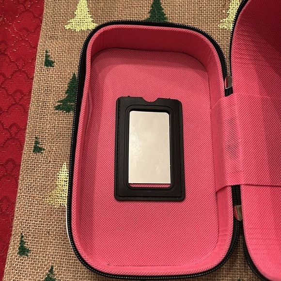 Cosmetic case - Picture 6 of 8